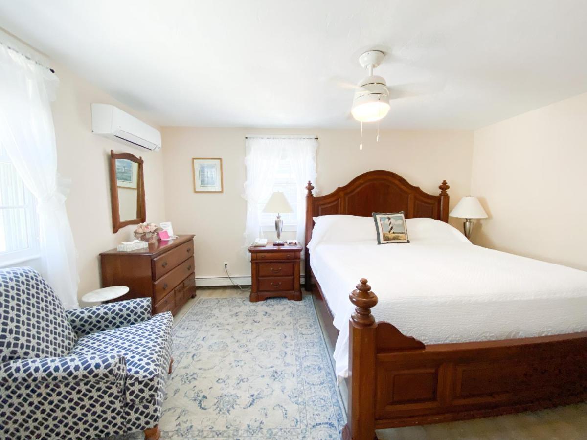 ميناء دينيس By The Sea Guests Bed & Breakfast And Suites المظهر الخارجي الصورة